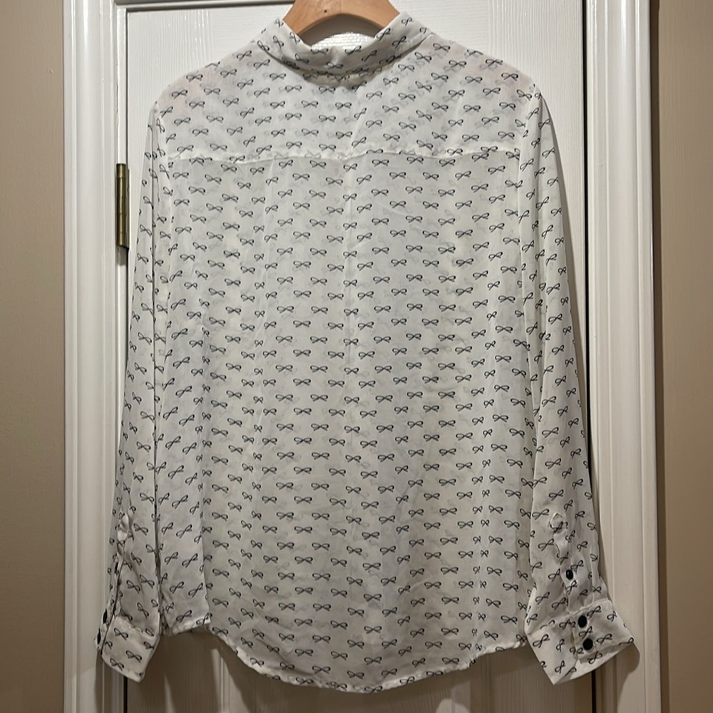 Liz Claiborne White Sheer Button-Up Blouse with Black Bow Pattern Size PXL - Picture 4 of 4